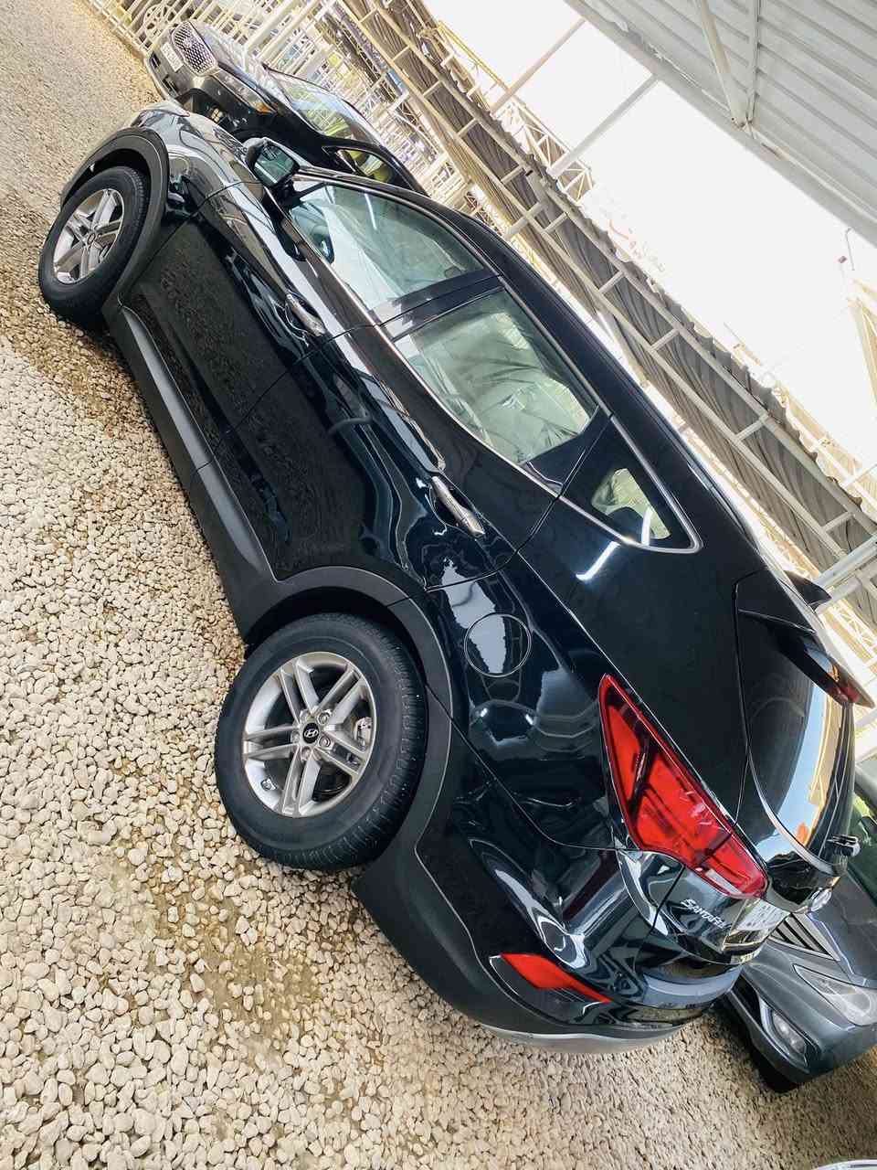 السلام عليكم
للبيع سنتافيا 2017 مشروع وطني 
محرك 2400
ماشيه 95 
بيه 3 قطع صبغ بدون دواخل 
السياره مكينه وكير وحداديه كله جديد 
مكاني بابل 
***********
