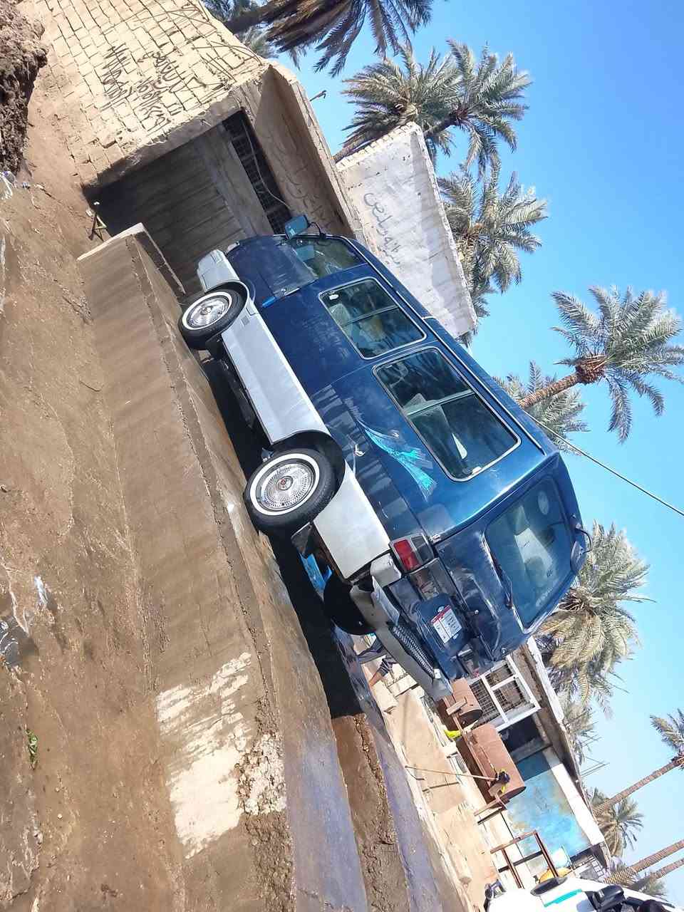 السلام عليكم اخوان كيه بسته نضيفه 95وضع شركه سياره بلاديه ما ملعوب بيه سنويه بعد سنه تسقط سويللك وكاله من تسقط سنويه حوله محرك جديد دوشمه بلاديه شركه عليه غرامات 800الف ذني عليه تأخذ مني صافي .رقم***********.العنوان بغداد المحموديه
