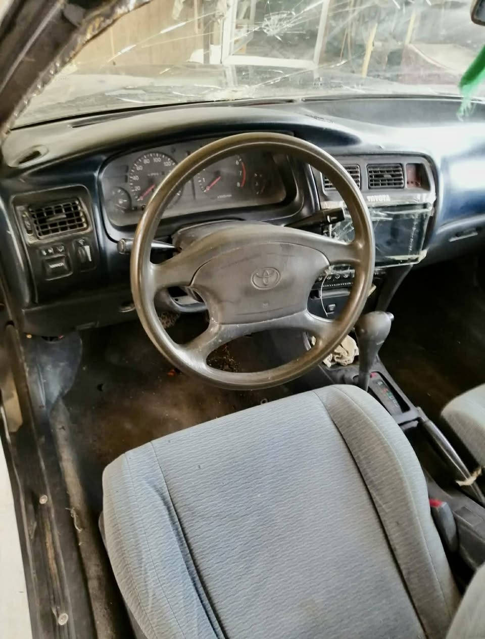 كورولا 1993 نفخ للبيع
• المحرك والگير والصدر بحالة ممتازة جداً 
• تبريد شغال 
• تخم تاير جديد 
• بطارية جديدة 
• السيارة ورثة صاحبها بالكوت

السعر: 35 وبيها مجال 
رقم: ***********

 مكاني كوت العزة الجديدة
