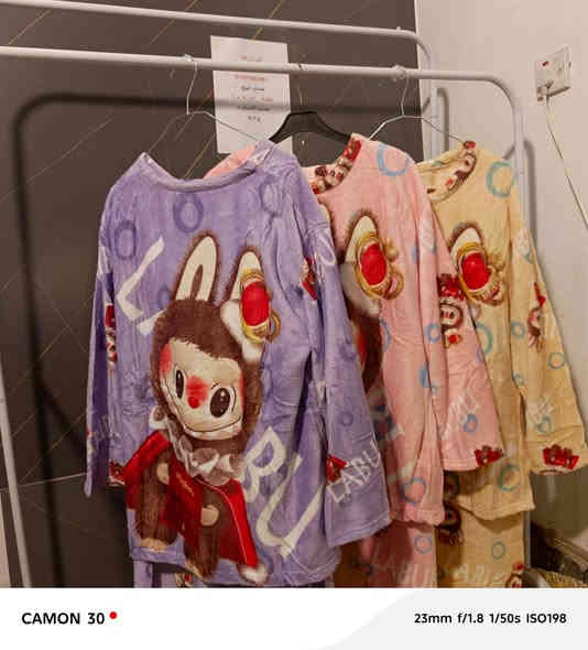 سلام عليكم
زبائن الكرام تراكات نسائي قماش فرو 
متوفر توصيل كافات محافظات العراق التواصل واتساب 
***********
