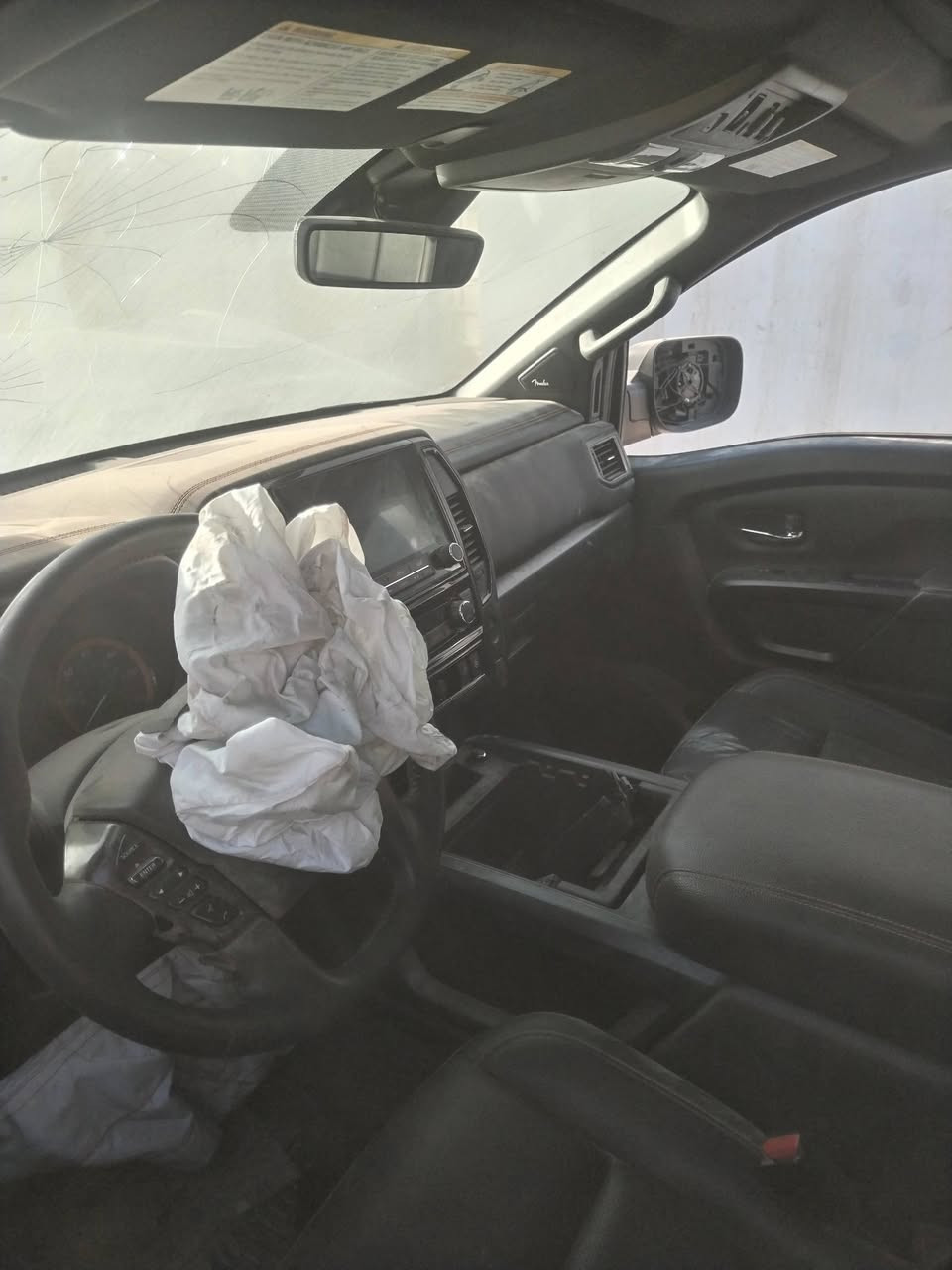 نيسان تاتان موديل 2023 سياره فول اعله فئه متوازي عله بيعتهه ظربتهه مال امريكه عله حطاتهه
***********
