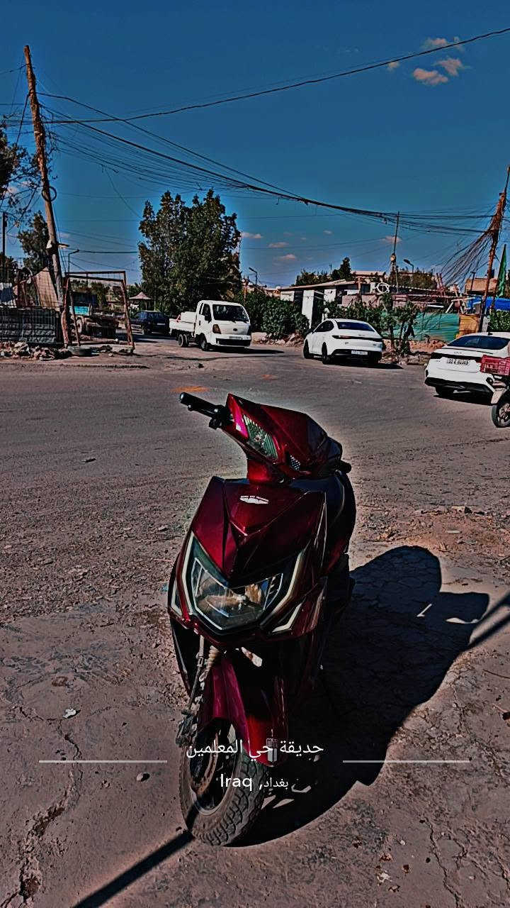 سلام عليكم دراجة شحن سكنس للبيع دراجة بيها 6 بطاريات جديدات مصار شهر من شديتهن والظراجة بيها 3 سرع سرعتها الحقيقة 78 وحسب وزنك دراجة تمشيك فوك 60 كيلو وياها شاحنات ثنين اصليات الدراجة بس كفراتها جانبيات بيها شخوط ونقصها بس ضوة امامي سكن شغال يعني بس كلوب وبيها سويج وبصمة مكاني بغداد المعلمين قرب المشتل السعر 600 الف للاتصال ***********
