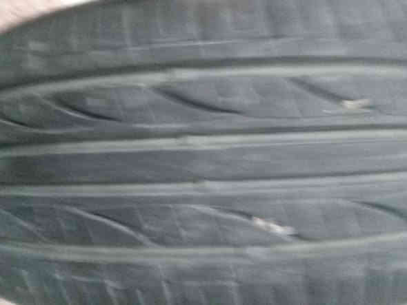 السلام وعليكم متوفر وياله وتايرات
حجم ١٥ /٢٠٥/٦٥
ديالى المقداديه 
***********
