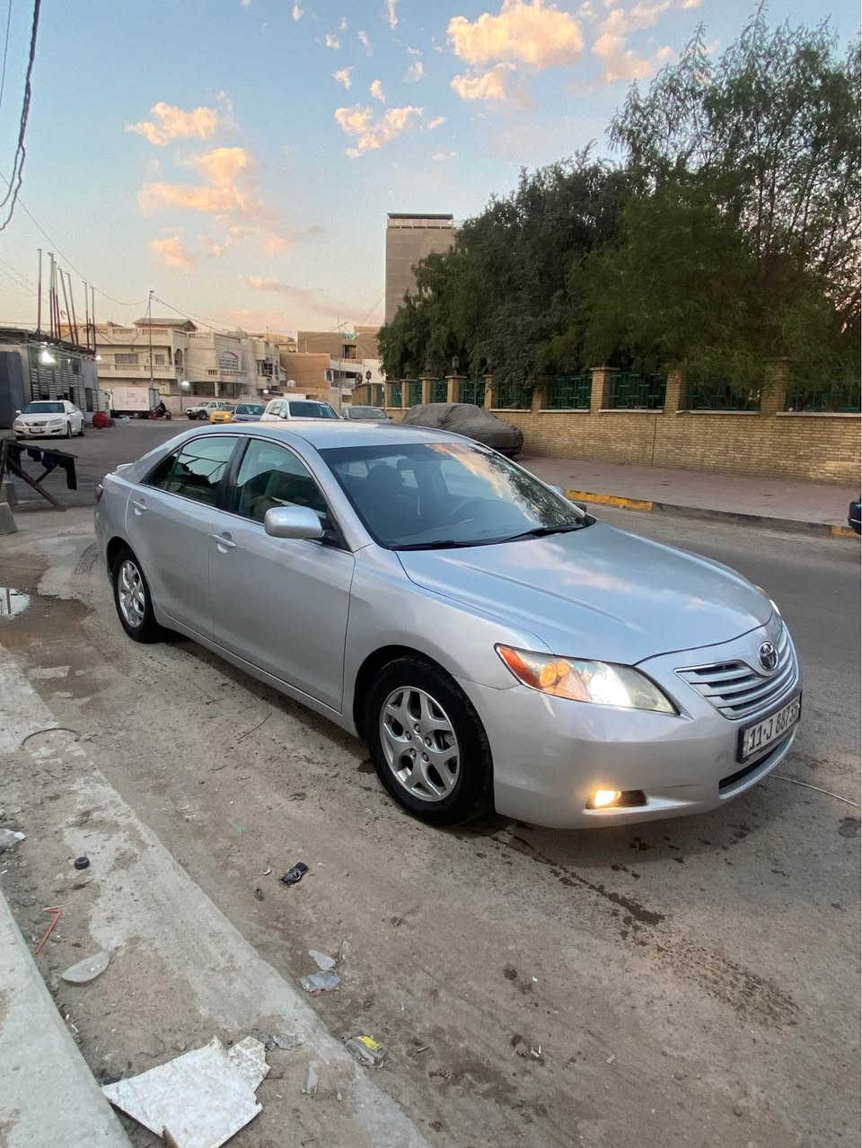 السلام عليكم

كامري 2007 سته سلندر v4

هزه ورقم جديد

السياره بااسمي 
كير -مكينه -كهربائياتها جاهزه 
السيارة ليبل واحد عدا باب خلفي مصبوغة حزام للجمالية 

السعر 92 وبيها مجال  

مكان السياره بغداد  حي القاهرة

للاستفسار الاتصال *********** بغداد, العراق
