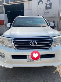 لاندكروز 7-5.  V 8مديل 2013 سياره مصفح بل كامل و مذكوره في السنويه مصف...