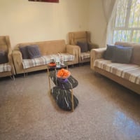 تخم عشرة مقاعد نظيف مابي اي خلل  ب300الف وبي مجال بسيط  /بغداد/ الدورة