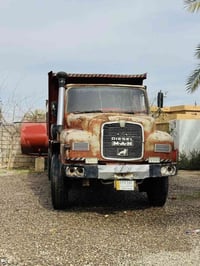 شاحنة • للبيع