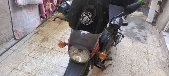 سلام عليكم دراجة بوكسر غير مرقم موديل 2023 شرط ترقيم اوراقة كاملة معروضه 1100 وبيه مجال للطيبين بسيط المكان بغداد كرادة ***********
