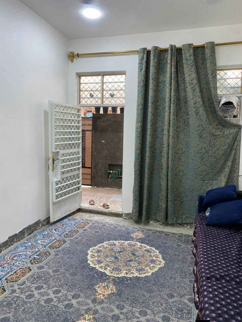 اللهم صلى على محمد وآل/ بيت للبيع ٧٥ متر طابقين  ٣ غرف نوم  + استقبال بناء حديث قبل شهرين البلديات المعسكر قرب حسينية ائمة البقيع اول فرع قريب ع الشـارع حاليا الجهد جاي يشتغل بالمنطقه الاتصال ***********..

