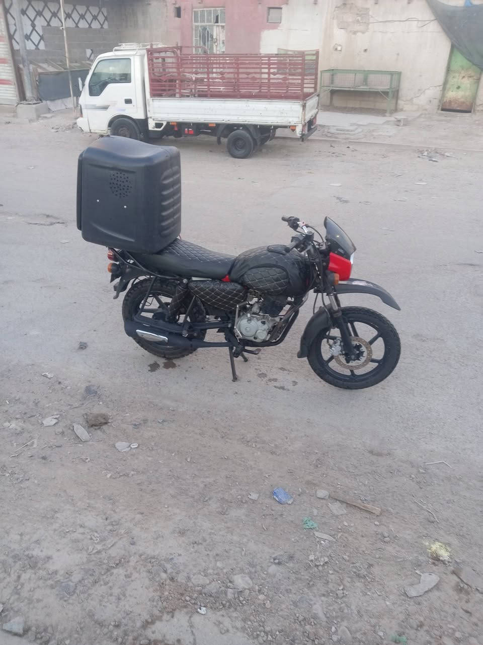 سلام عليكم شباب دراجه بوكسر مديد 23 جبلي دراجة خير من الله وصوت لمحرك يخبل سلف هندر بكل وكت دراجة تخبل بيه تاير باكستاني جبلي امامي خلفي جديد جيب فيتر وفحص سعر 900وبيهة مجال واتساب *********** ورصيد عنواني بغداد مدينة خاص لحد يدخل
