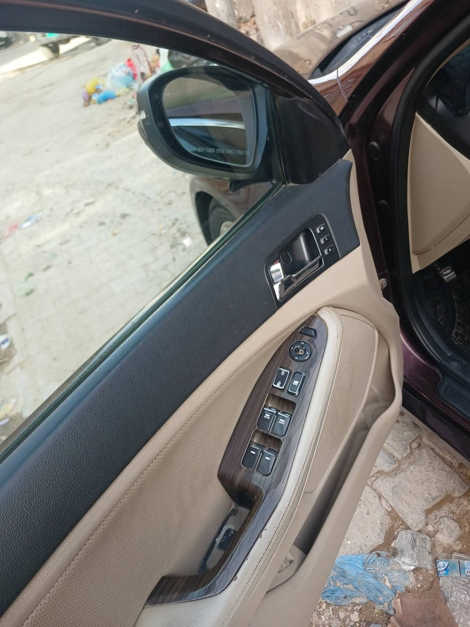 السلام عليكم كيا اوبتما موديل ١٢ 
فول مواصفات 
ماشيه ١٠٥ الف ميل
محرك ٢٤٠٠ جي دي اي مفتوح
بيها ٦ قطع صبغ 
رقم بغداد الدولي بأسمي سنويه وهزة جديدة 
السعر ١٠٥ وبيها مجال 
اتصال او مراسلة على الرقم ***********
