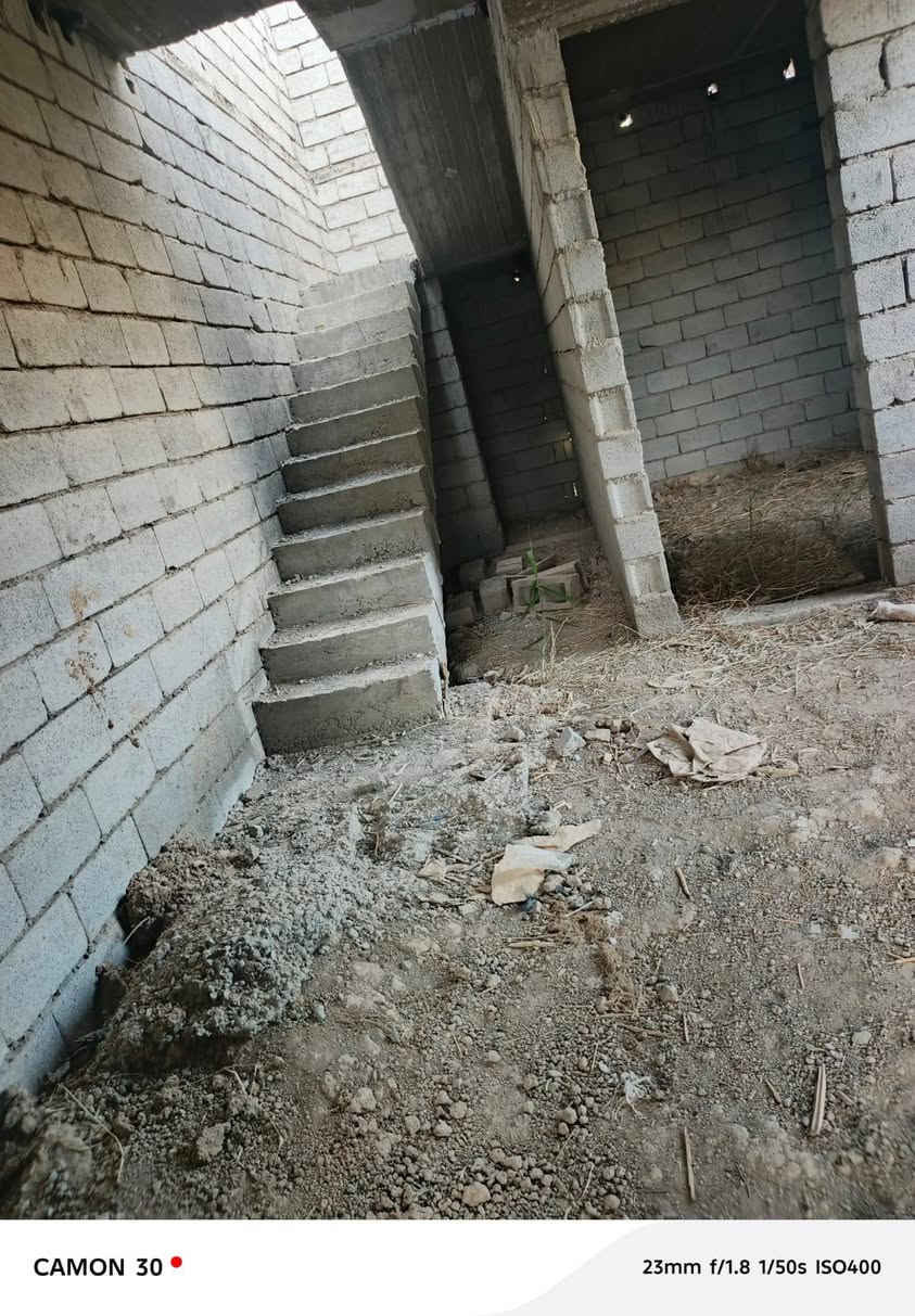 سلام وعليكم هيكل للبيع مساحه ١٠٨متر جنس ارض طابو زراعي سند ٢٥ عنوان دور زراعه قريت عداي شراي يتصل***********
