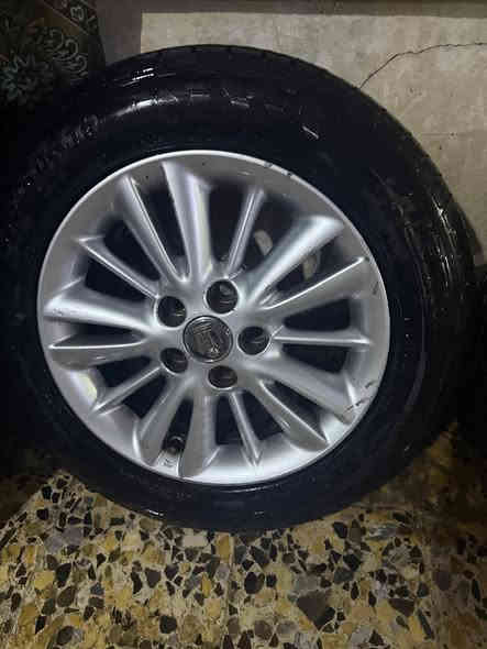 السلام عليكم 
ويل شاهينه جديد
ويا تخم تاير بل الجيس 
مكانه بصره 
رقم بس واتساب ***********
سعر 2ورقه
