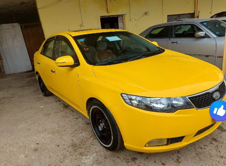 السلام عليكم
سيراتو موديل ١٢
 خليجي محرك ١٦٠٠
 امفوله بصمه تشغيل بصمه
 فتح البيبان شفط امرايات
 فتحه تبريد منضومه جديده
 تخم تايرات جدد
 كير ومكينه خير من الله 
ضربته جاملغ الايسر
 وطخه باب سايق والباب الخلفي بصيطه
السعر 95 
رقم الهاتف ***********
عنوان السياره ذي قار 
رقم السياره النجف الأشرف
