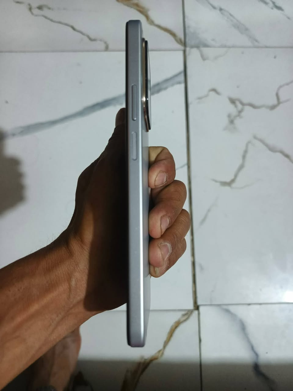 السلام عليكم
جهاز HONORX  X7d للبيع 
شاشة 6.77 إنش بمعدل تحديث 120 هرتز.
⚙️ معالج Snapdragon 685 مناسب للاستخدام اليومي والألعاب المتوسطة. �
HONOR
💾 ذاكرة 8 جيجابايت RAM مع 256 أو 512 جيجابايت تخزين (حسب النسخة). �
HONOR +١
📸 كاميرا خلفية 108 ميجابكسل مع كاميرا عمق 2 ميجابكسل، وأمامية 8 ميجابكسل. �
HONOR
🔋 بطارية كبيرة 6500mAh مع شحن سريع 35 واط. �
HONOR
📱 يعمل بنظام Android 15 مع واجهة MagicOS 9.0. � جديد والله  السعر 180 وبي مجال
 للتواصل ***********
