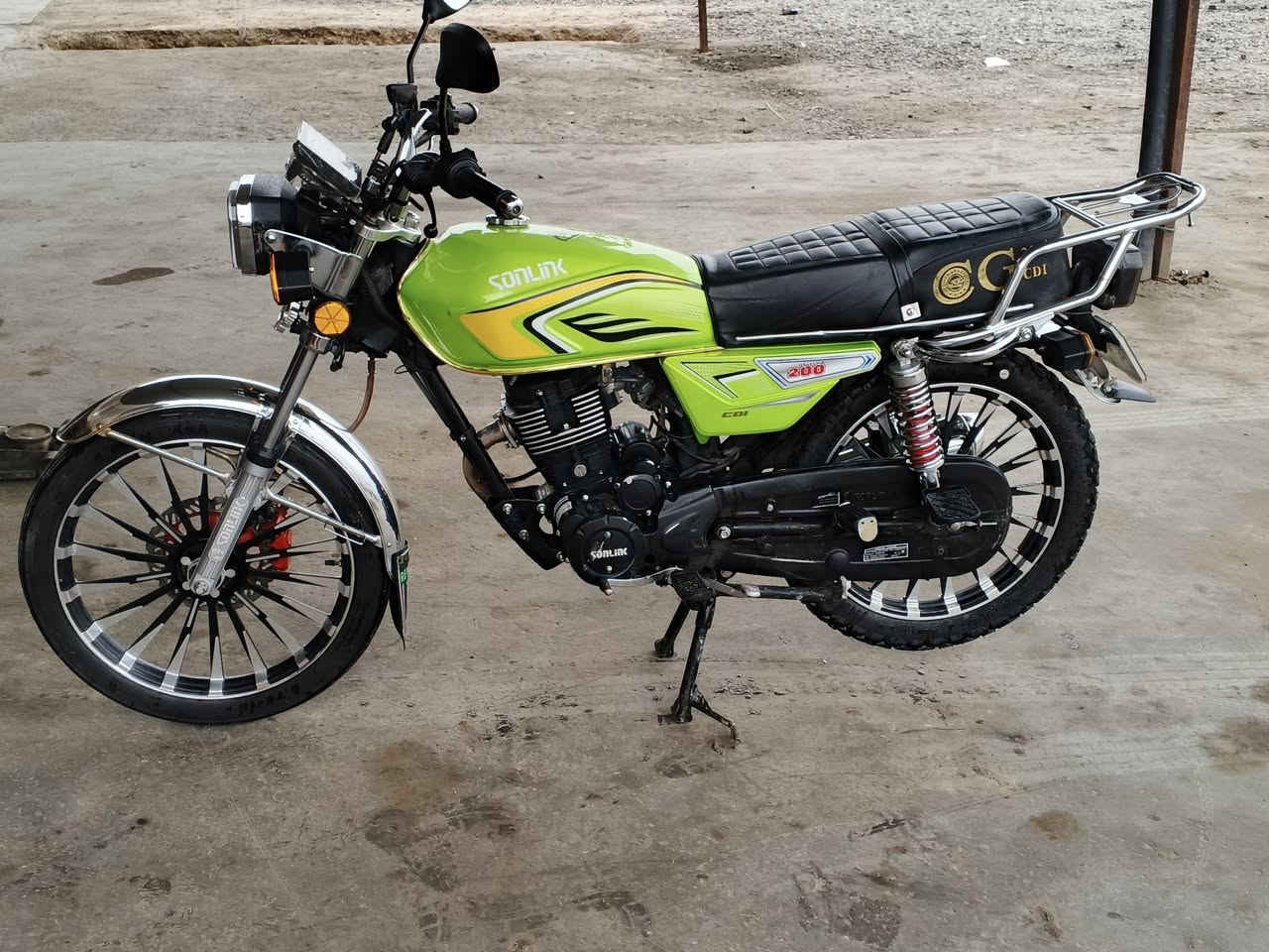 السلام عليكم للبيع دراجه 25مفلوه كامله دراجه حلوه ونضيفها منفيز بيها بصمات شغله دراجه كامله مكمله مكان الدراجه سامراء السعر 800وبيها مجال للشراي الستفسا***********
