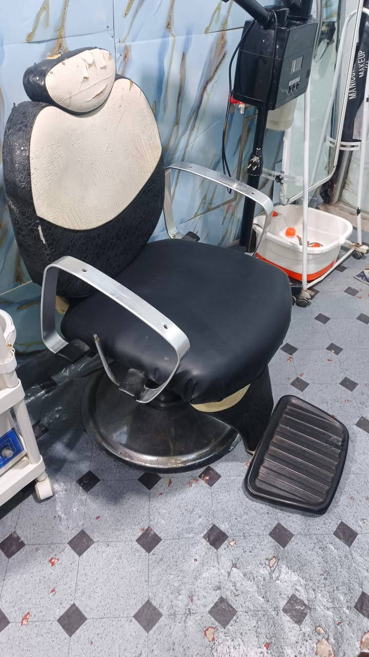 سلام  عليكم
بنات  مريا  وكرسي  ولوكر   لبيع


**إذا كنت صاحب هذا الإعلان وتريد حذفه لأي سبب، رجاءا أرسل رسالة إلى الدعم الفني**