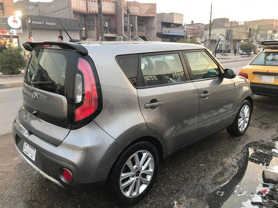 السلام عليكم كيا صول مديل 2018
محرك 2000 Gt 
ماشية 78 
وارد أمريكي حادثها قبق صندوق صور الحادث موضحه بالصور 

مكانها بغداد 
السعر 125 
رقم الهاتف  ***********
