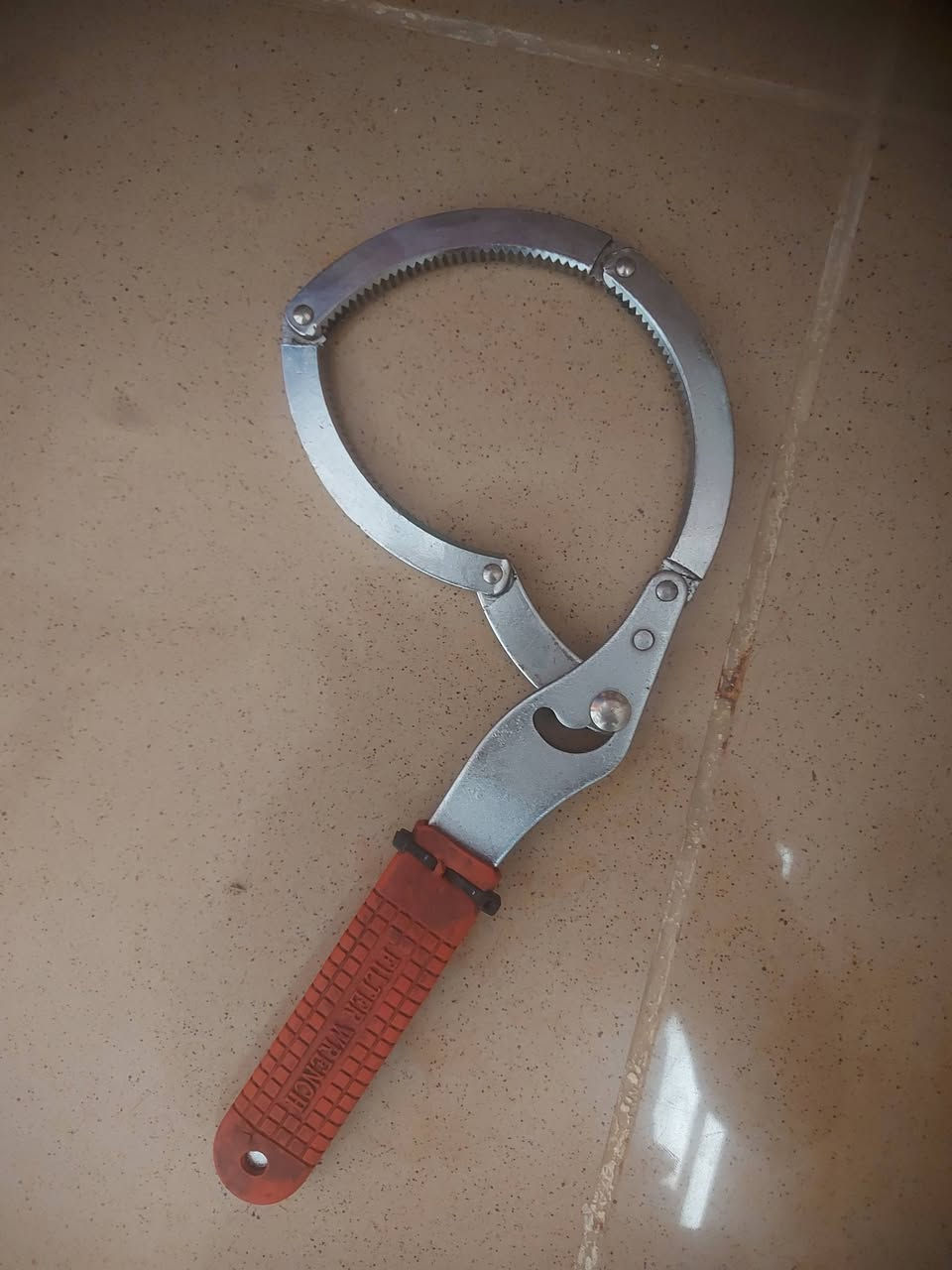 غراض للبيع قيم واذا عجبني السعر تعال اخذهن ***********
موجوده بلسماوه 
مفتاح مال فلتر دهن عدد٢ نوعين 
وويل صبانه استيل الاصلي
