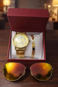 🎁💝 اختر الهديه التي تفرح قلب احبابك 🎁💝    بكج الاناقه ✨💫✨💫  ✅ ساعه رجا...