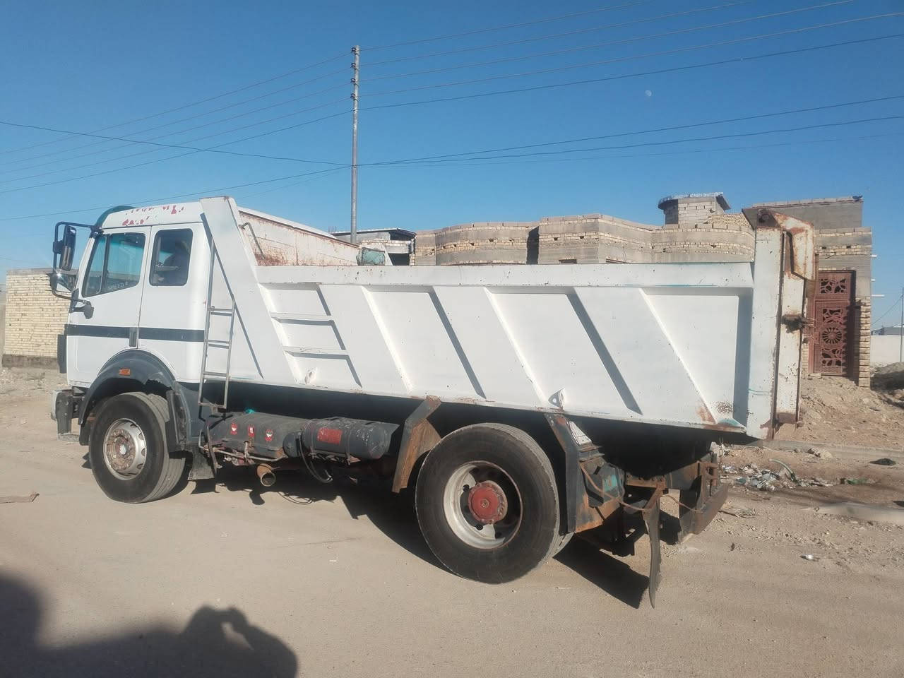 السلام عليكم البي فرنسي مامحني مكينه ثمانيه عادي كير فافون ١٥٥ مجموعه جي اف جوبلس خلفي المامي ورك سنويه ٢٧ بسمنه الرقم ***********
