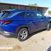 توكسان موديل 24  فول السيارة  بصمة  رادارت 360  شاشة جبيرة  كشنات جلد ...