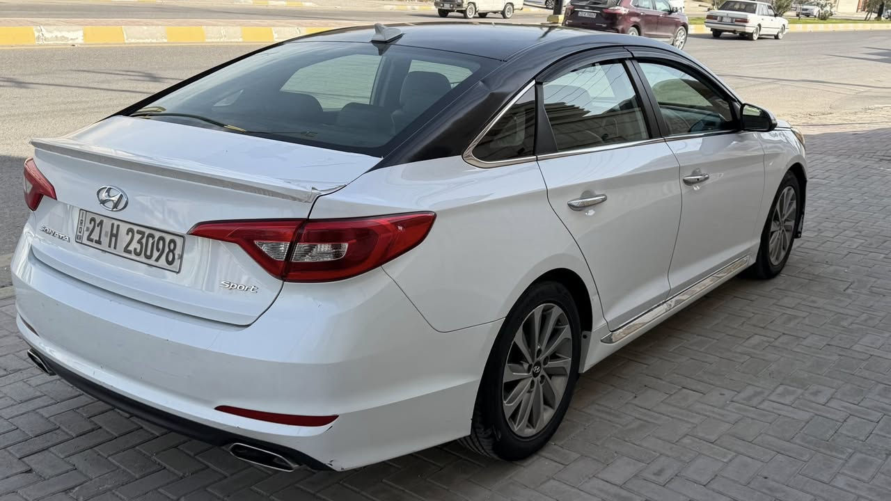 السلام عليكم 🌹 للبيع 🌹 
سوناتا موديل 2017 
وارد امريكي رقم سليمانيه بأسمي تحويل مباشر 
حادث بنيد بسيط جداً 
صور الحادث بالمنشور 
بدون دواخل شرط 
مواصفات فول سبورت  SPORT
🍀شاشه جبيره 
🍀كامره 
🍀تحكمات ستيرن 
🍀بصمه تشغيل وابواب 
🍀فتح صندوق عند الاقتراب
🍀سلايت 
🍀كشنات جلد وكهرباء 
🍀اشاير مري 
🍀محرك 2400 
🍀ويل ١٧ كروم 
🍀السياره جديده وجاهزه
بطارية و اطارات جديده 
🍀ماشيه 130ميل 
السياره بيه تقشير صبغ بالقماره و الصندوق واني غلفته فابلون اسود 
السعر 125ورقه 
والشراي يتفضل 
***********
***********
العنوان الفلوجه🌹
