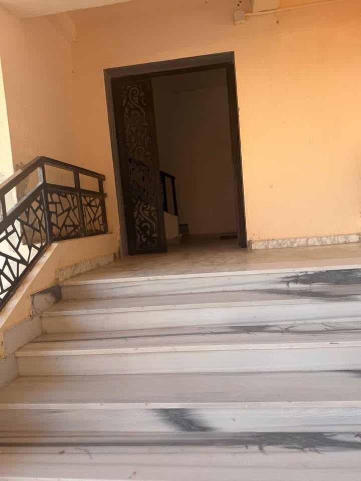شقة للبيع

الدور الرابع  ( مدخل خطاط المالكي ))

غرفتين 

الدور الرابع @ 

مقابل طريق القطران 

اي استفسار الاتصال علي الأرقام الاتيه :-

0922270290


**إذا كنت صاحب هذا الإعلان وتريد حذفه لأي سبب، رجاءا أرسل رسالة إلى الدعم الفني**