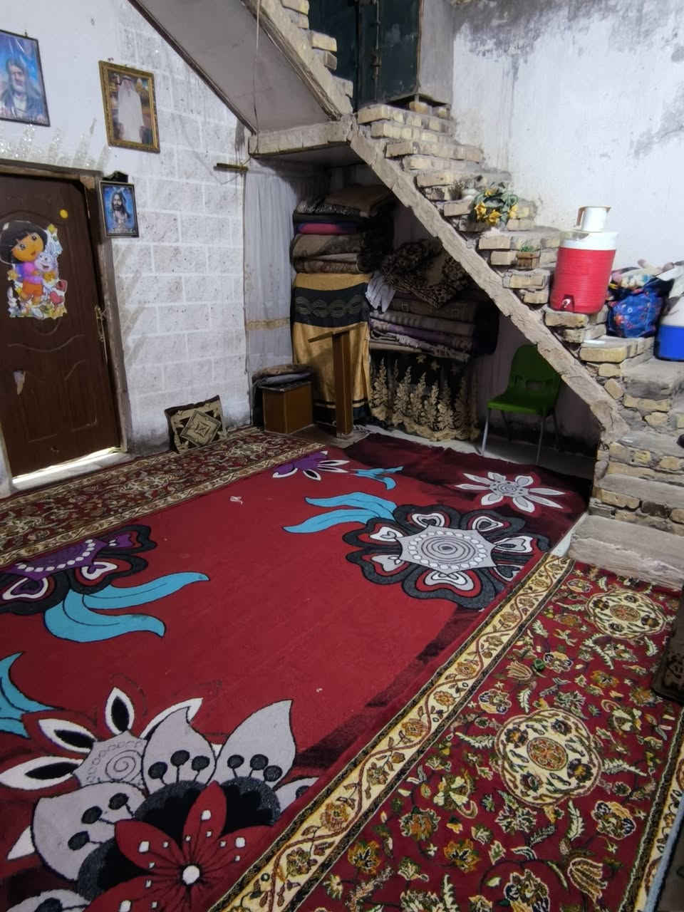 سلام عليكم بيت للبيع زراعي سند25 الماجديه سيد جميل شارع 20 مساحت البيت 150م بناء البيت كله طابوك بس الستاره بلوك الاستفسار ع *********** متواجد واتساب
