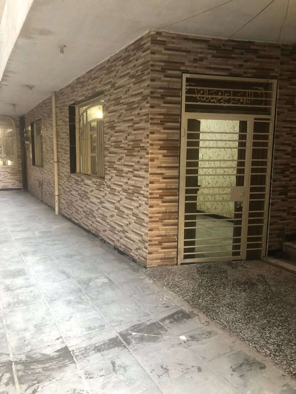 🔴شقة للايجار في الكرادة🔴
📍الموقع : الكرادة قرب ساحة التحريات
🔷المساحة 95 متر 🔷
🔷طابق ارضي 🔷
🔷تحتوي على غرفتين وصالة ومطبخ وحمام 🔷
🔹حالة الشقة : نظيفة 🔹
🔹سعر الايجار : 600 الف 🔹
🔹يصلح ايجار : عوائل🔹
————————— 
🏢 شركة المستقبل للاستثمار والتسويق العقاري 
🔺نستقبل كافة عروضكم وطلباتكم 
🔺للاستفسار : 
***********
