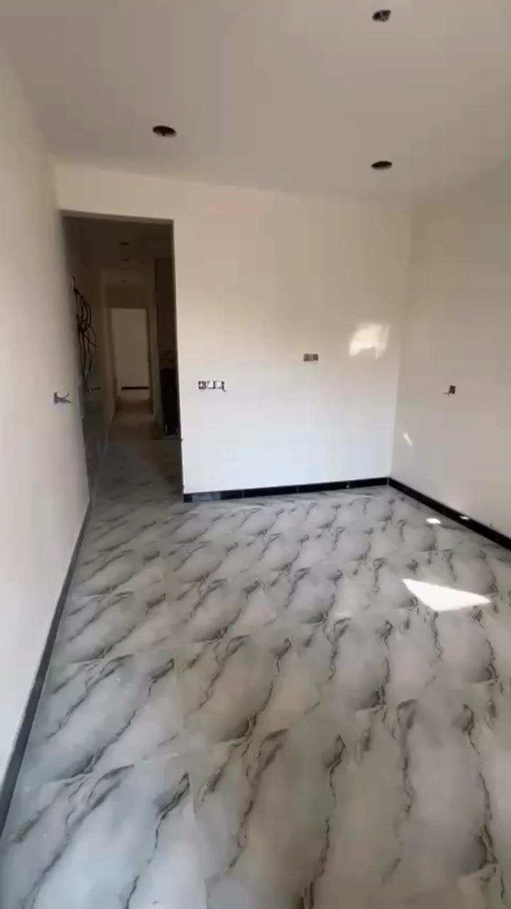 شقق للايجار
شارع فلسطين الادريسي 
مساحة 75م بناء زيرو يحتوي غرفتين وصاله ومطبخ ومناور
ايجار تجاري او سكني للأستفسار خط ***********
