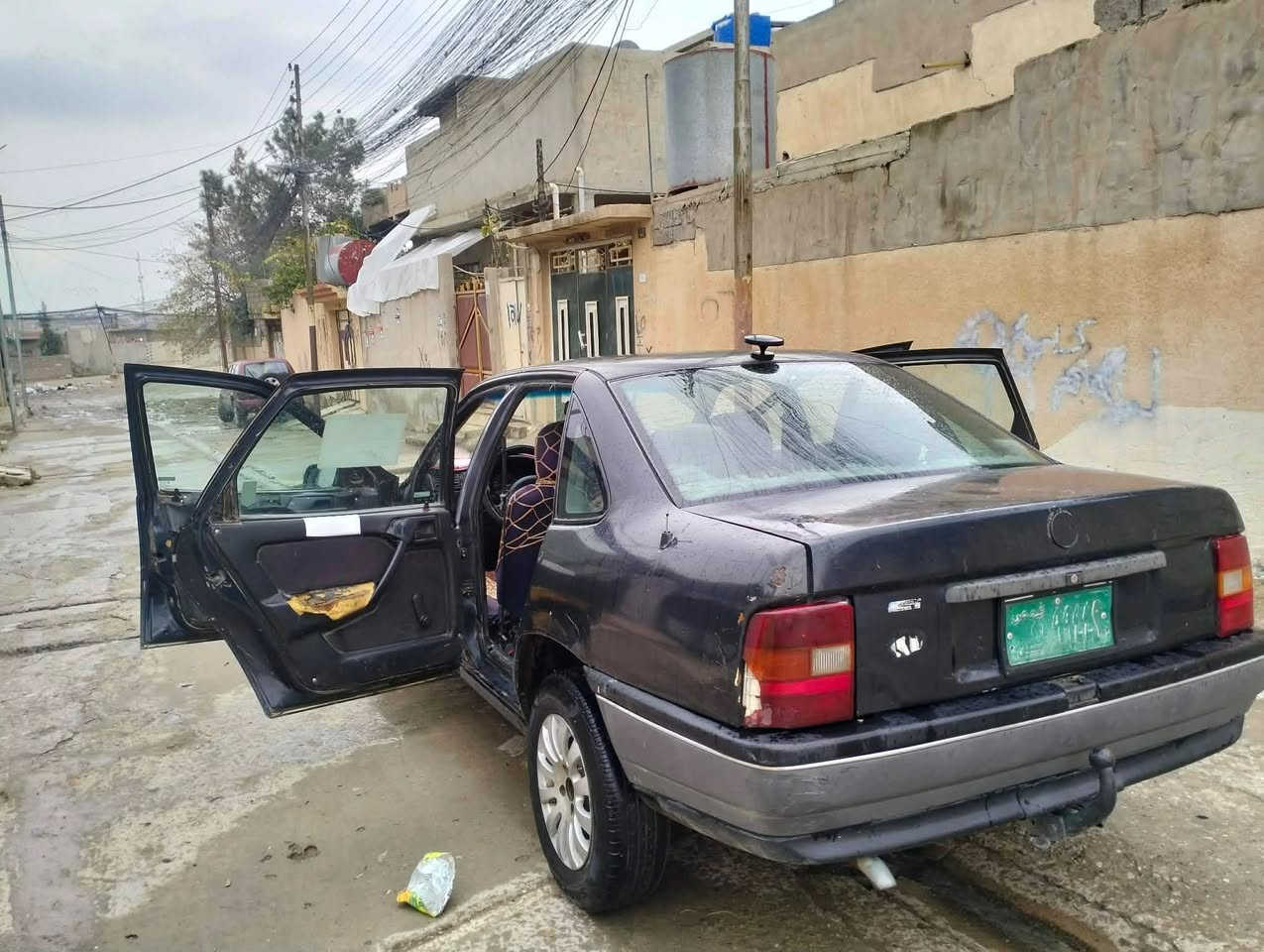 السلام عليكم اوبل فكتراحجم.    ١٦     موديل ٩٢  لا دعم سنويه بيضه شرط تحويل كابون بانزين  بيه وكاله ام الباركود وعدنا مستمسكات الشرعي الموحده والخضره  مكاني ايمن الموصل غزلاني  ***********.       السعر.  ٢٨.    وبيها مجال خبر.       وتدلل.       ***********
