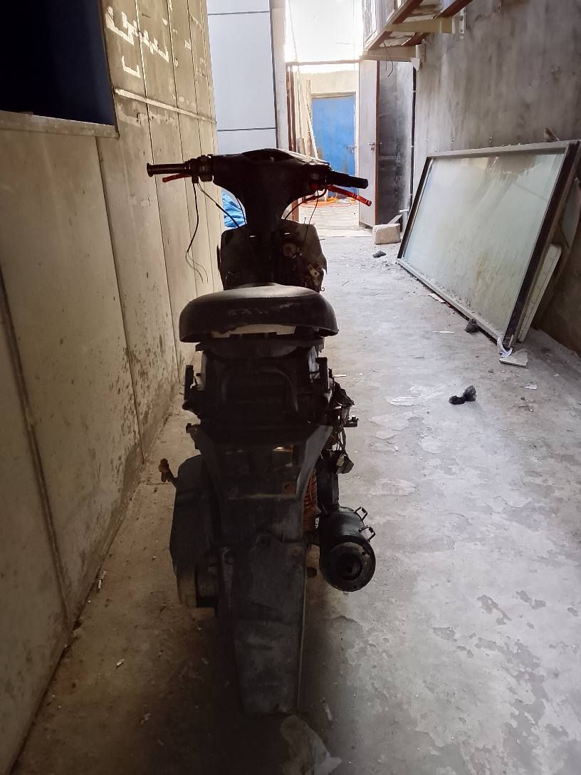 ماكس مضلع صيني
دراجه شغاله وكامله
بس انا ابيع كوم حديد
مجفته مره وحده
للبيع او المراوس
رايدهه ب225 وبيهه مجال
مكاني بصره
*********** البصرة, العراق
