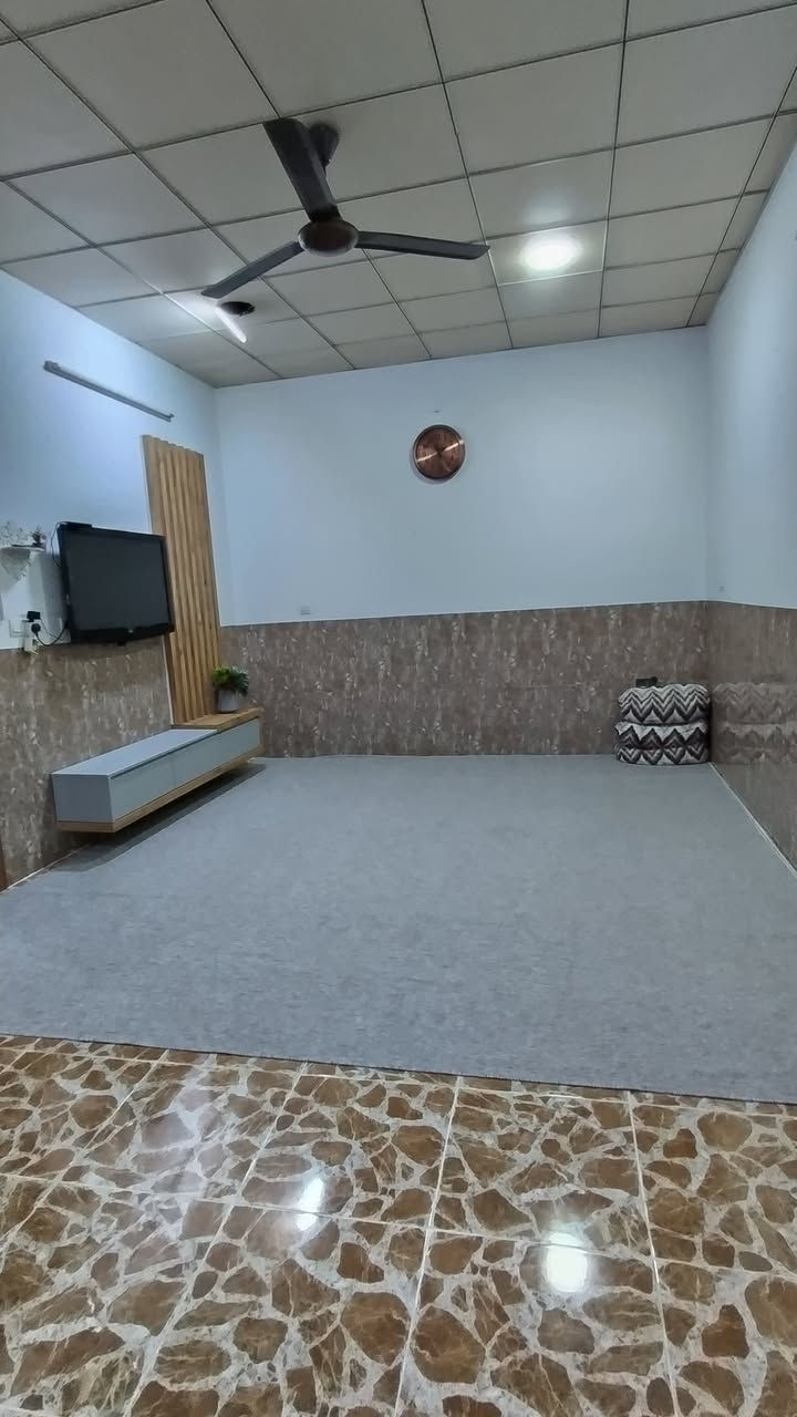 دار  للبیــــــع   مساحە  187 م 
موقـــــــــــــــــع  قادسیە
نوع العقار  طابو 
فول كاشي
قرب مدرسە 
قرب جامع
🏠#  خانو بۆ #فرۆشتن  
🌲 ناونیشان  قادسیە
ڕووبەر  187م 
جۆری عقــــار  تاپۆ
نزیک مدرسە 
نزیک قوتابخانە

____________________

للاستفسار 

***********
*********** واتس اب و فایبر

عـــــــــــــــقارات  قـــــــــــــەڵایی کـــــــرکــــــــوک

_________________________________

‏

‏
