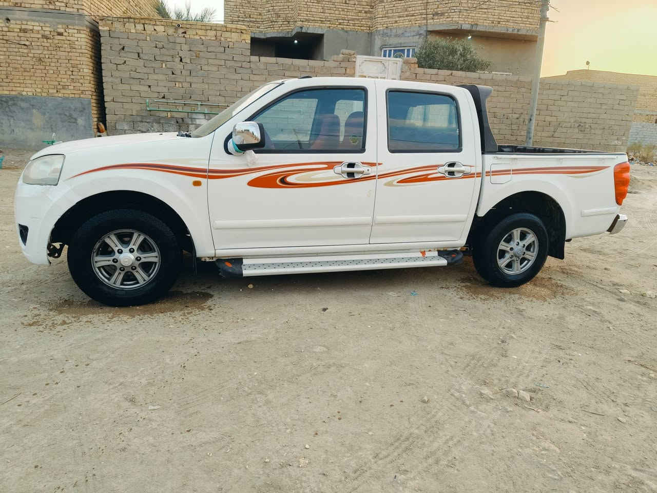 سلام عليكم سيارة للبيع كريت ويل موديل 2015
سيارة جديدة فول نضافه مكفوله كفاله عامه شرط فحص 
من الضربة والتبديل والخياس والصبق بلاد 
سنويه مجدده لل 2028 مشروع وطني سعر 78  ورقه وبيها مجال 
مكينة وكير واكسن مكفولات شرط حداديه جديده تخم تايرات جدد 
تبريد شقال تدفئ شقاله ***********
العنوان ذي قار
