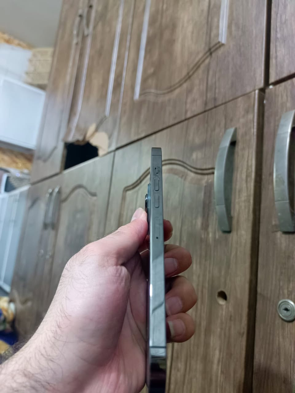 ايفون 13 بروماكس نضافته 98‎%‎ واستخدام قليل بحيث بس ؏ تواصل اجتماعي بدون لا العاب ولا شي بطاريه 83 نموذج M الجهاز بلادي من اخذتها وليهسه برغي واحد ممفتوح بي وانطي ضمان سنه اي شي بي ترجعه تجيني لباب البيت ،
الجهاز ويا كيبل الاصلي فقط الكارتون ضايع العنوان / بغداد مدينه الصدر قطاع 57 
السعر 650 الف 
***********
