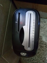 تالفه ورق وتكسير قرص CD شغاله رايده 25الف/07706308917