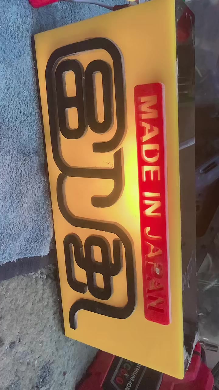 علامة تكسي بشعار اليابان نفس شكل الاصليه 
السعر 35 نجف نهاية شارع حي الشرطه 
هاتف المحل *********** 
ملاحظه هاي العلامه ضؤيه
