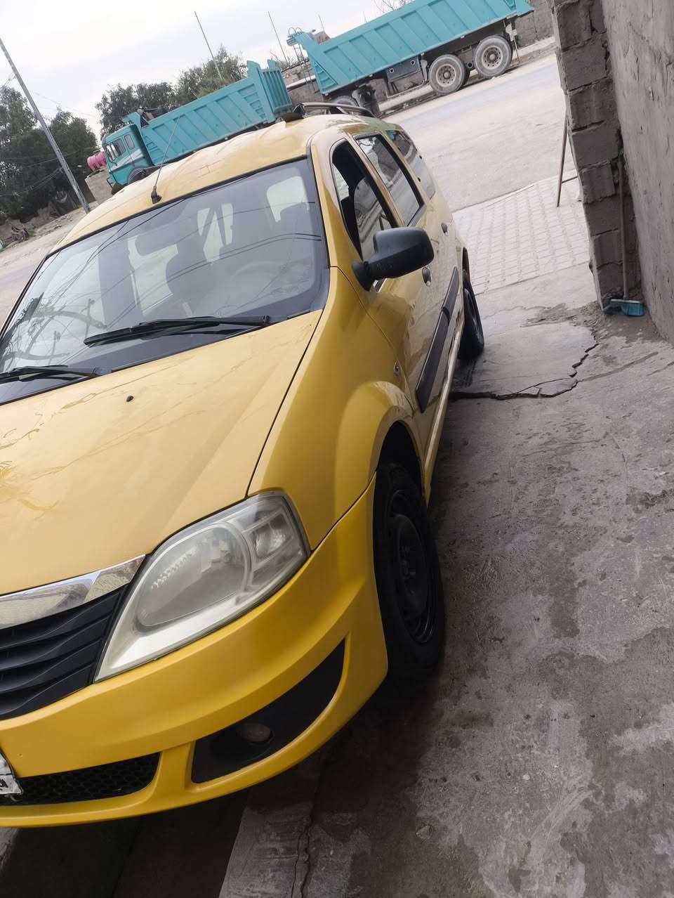 سلام عليكم سيارة لبيع رينو موديل11مكفولة كفالة عامة من ضربة كير جديد تخم تأثير جديد محرك جديدحدادية جديدة مكان نجف مصفرة هيهة وغرامات /***********
