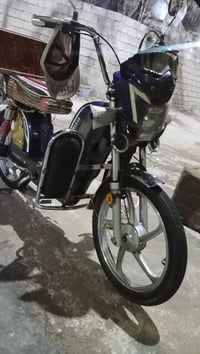 ماطور للبيع جديد كامل من كلشي بطارياته عل فحص السعر 400 بي مجال 078192...