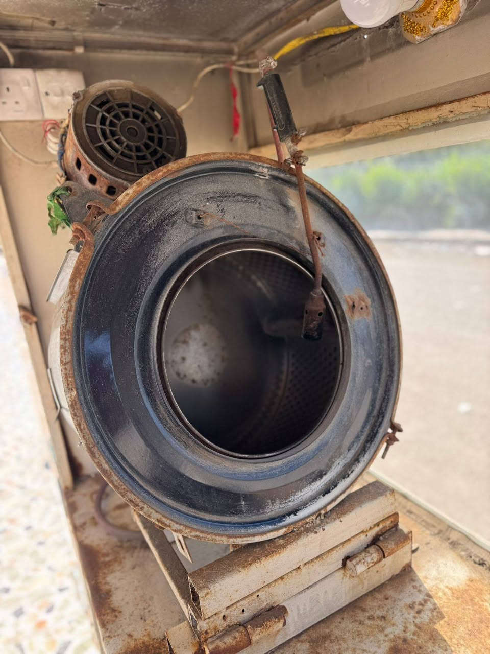 سلام عليكم عربانه حب وشاميه تسكام للبيع كامله كهربائيات شغاله السعر 300 وبيهه مجال ***********
