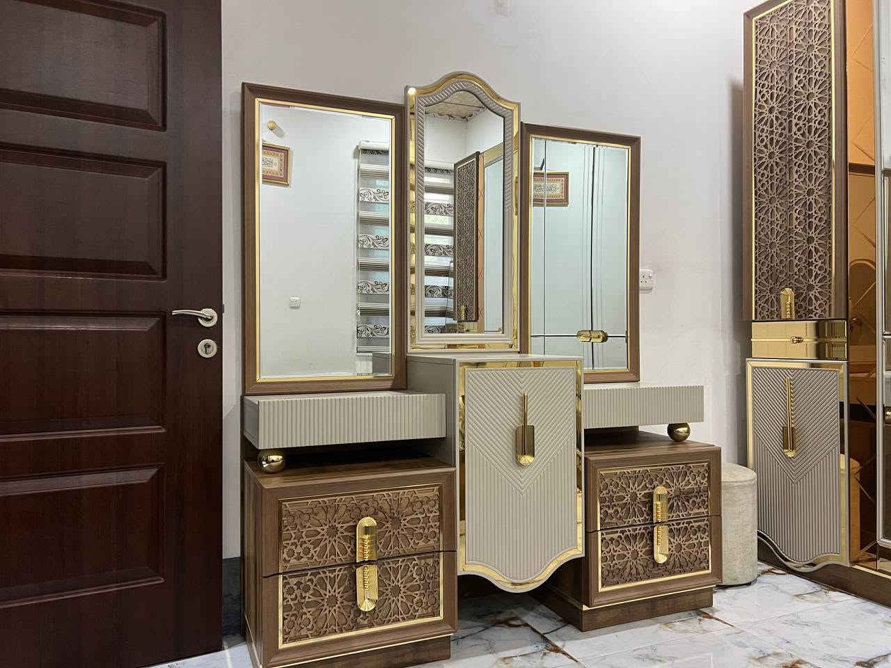 السلام عليكم
غرفة النوع تركي 9 قطع جديده مامستعلمه موديل 24 مكاني موصل ايسر حي الميثاق الشراي يتصل
***********
