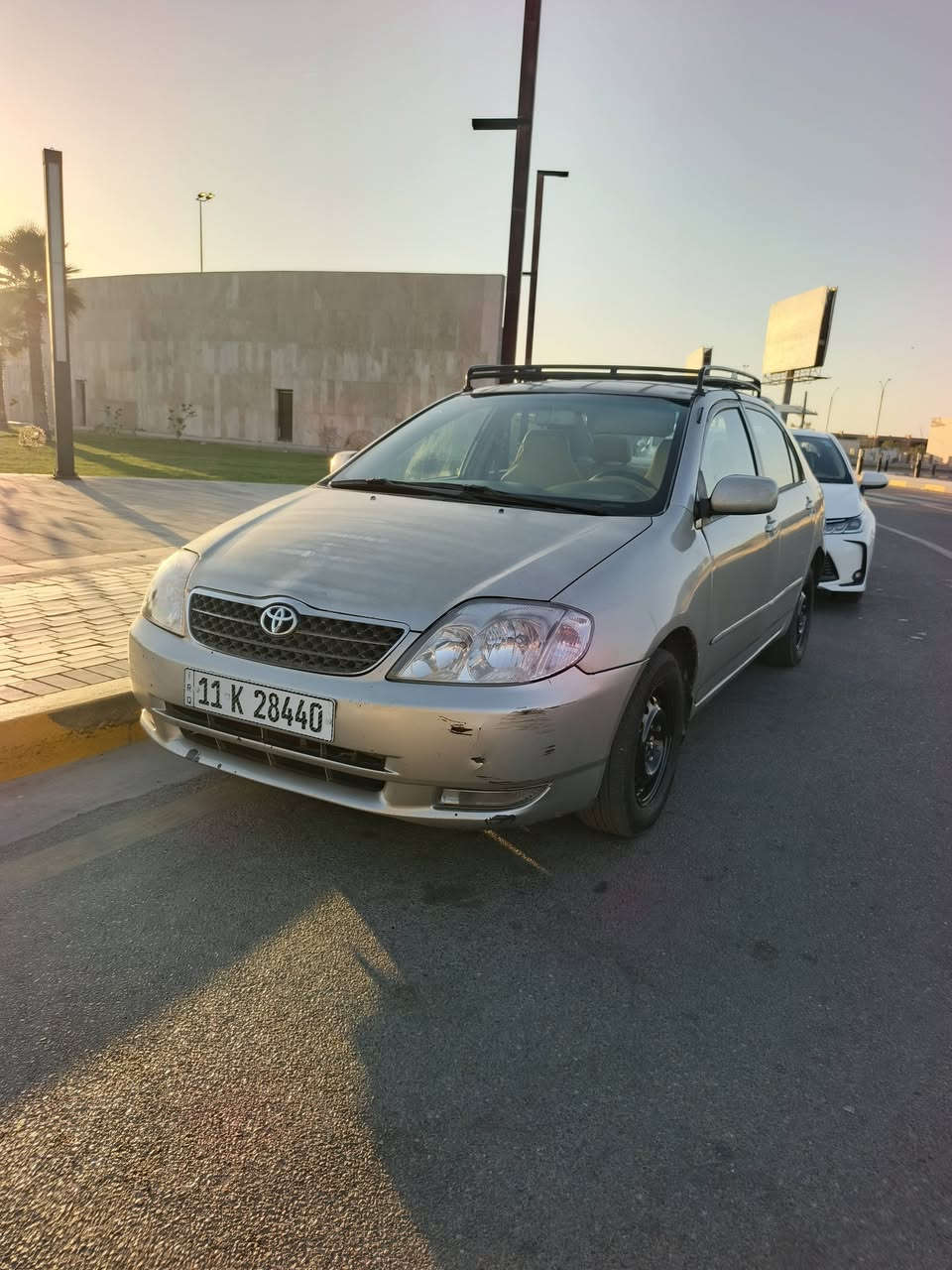 السلام عليكم
كورلا بكاجو خليجي 
السياره باسمي تحويلها ثاني يوم
السنويه جديده 2030
موديل 2002
السياره على ايدي صدر محرك كله تمام
السعر 64$
موقع بغداد حي الجهاد
اتصال ***********
