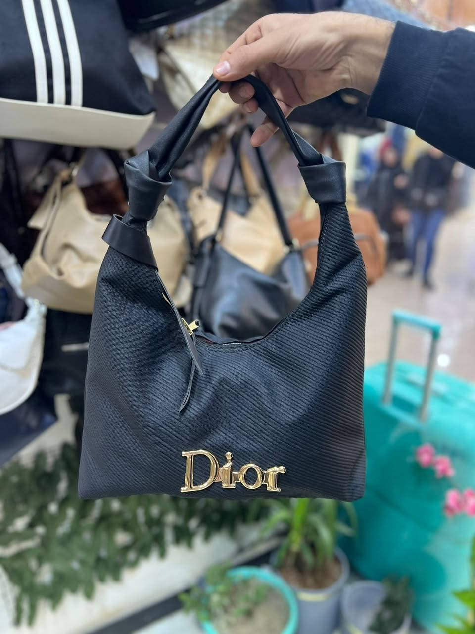 مساء الخير .... .وفرنا لكم .. 🍋🍋🍋
حقيبة كبيرة   ترند 2026 جلد  تصميم مميز و انيق ....
سعر ب10  الاف 
  العنوان : كوت / شارع الهورة / معرض الرواق  يوجد خدمة توصيل لكافة محافظات العراق 😍 واتساب *********** __*********** الجمال 🌹الأناقة 🌹 البساطة 🌹النزاكة 😁

#اكسبلور #اكسبلور_فولو_ي_حلو🔥😴_ي_عمري #اكسبلور_فولو_شوفو_البوستات_الي_قبل_راح_تعجبكم
