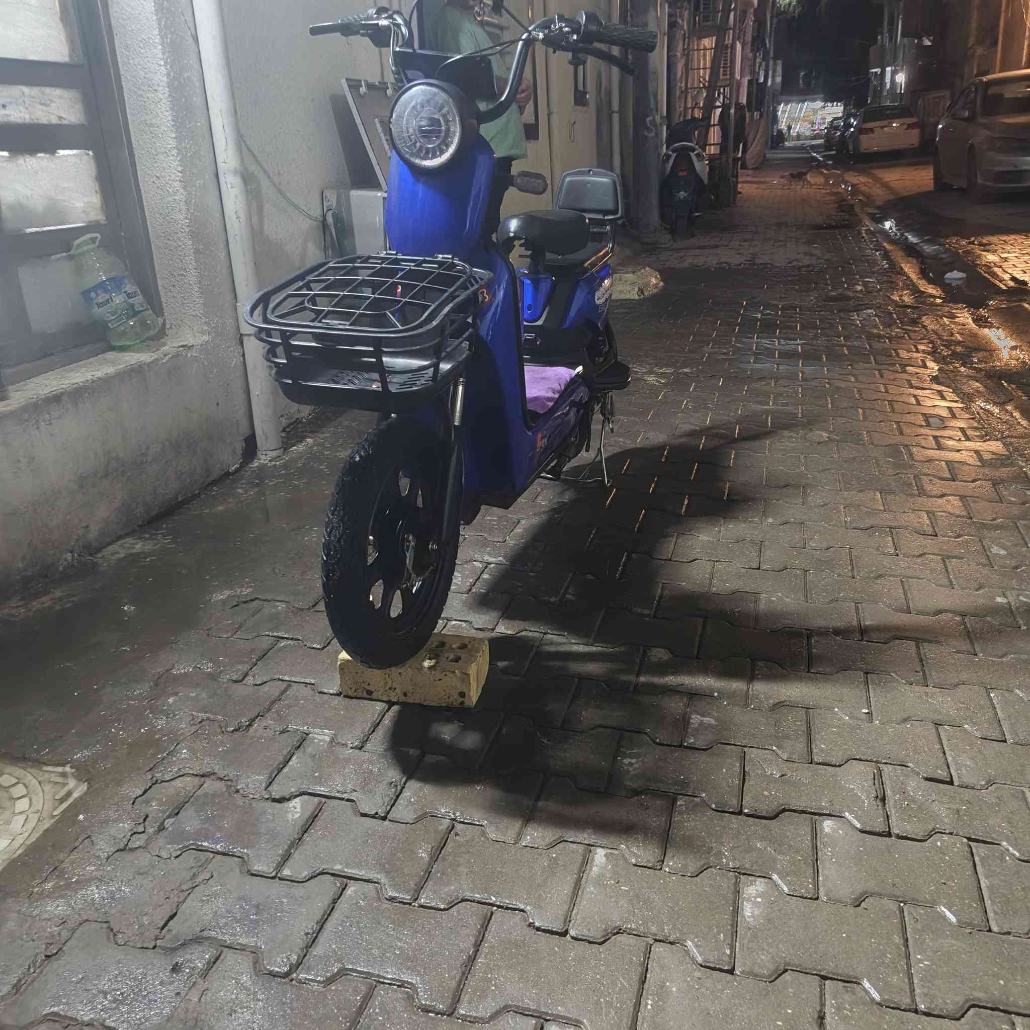 دراجه شحن خمس بطاريات كبار حجم الدراجه 16 العنوان بغداد الحريه
السعر 350 ***********
