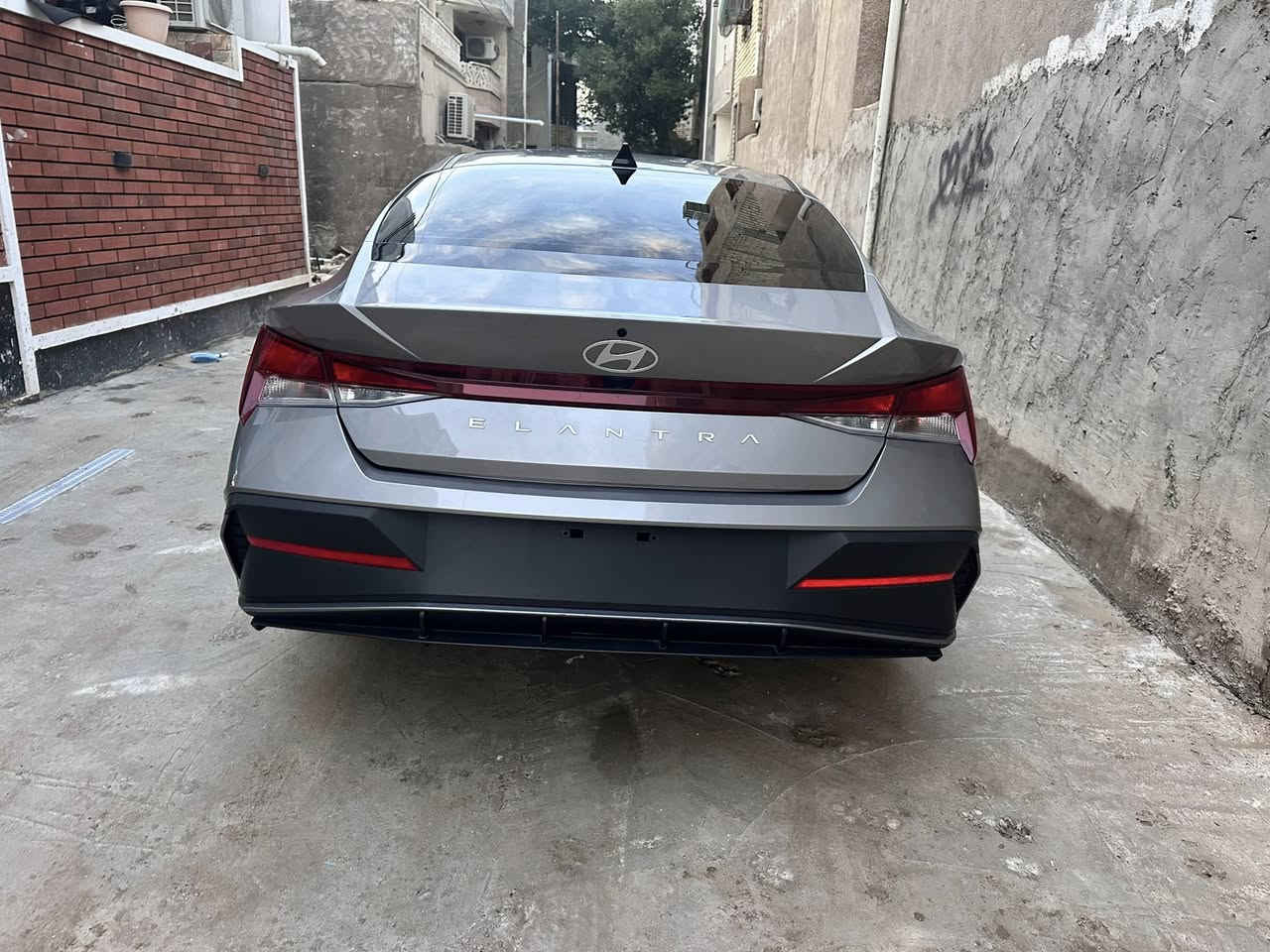 السلام عليكم ورحمة الله وبركاته من رخصة الأدمن والأعضاء المحترمين هونداي النترا وارد امريكي موديل ٢٠٢٤ ماشيه 5500 تقريباً السياره جديده بمعنى الكلمه والسياره دخول جديد وبدون ارقام السياره مبدل بيها دعاميه فقط وتصليح لايت فقط باقي السياره مكفوله من تبديل وتصليح وصبغ مكانها بغداد الدوره خلف كلية دجله وهذا رقمي الشراي يتصل ويدلل ٠٧٧٣ ٦١٧ ٩٣٣٧
