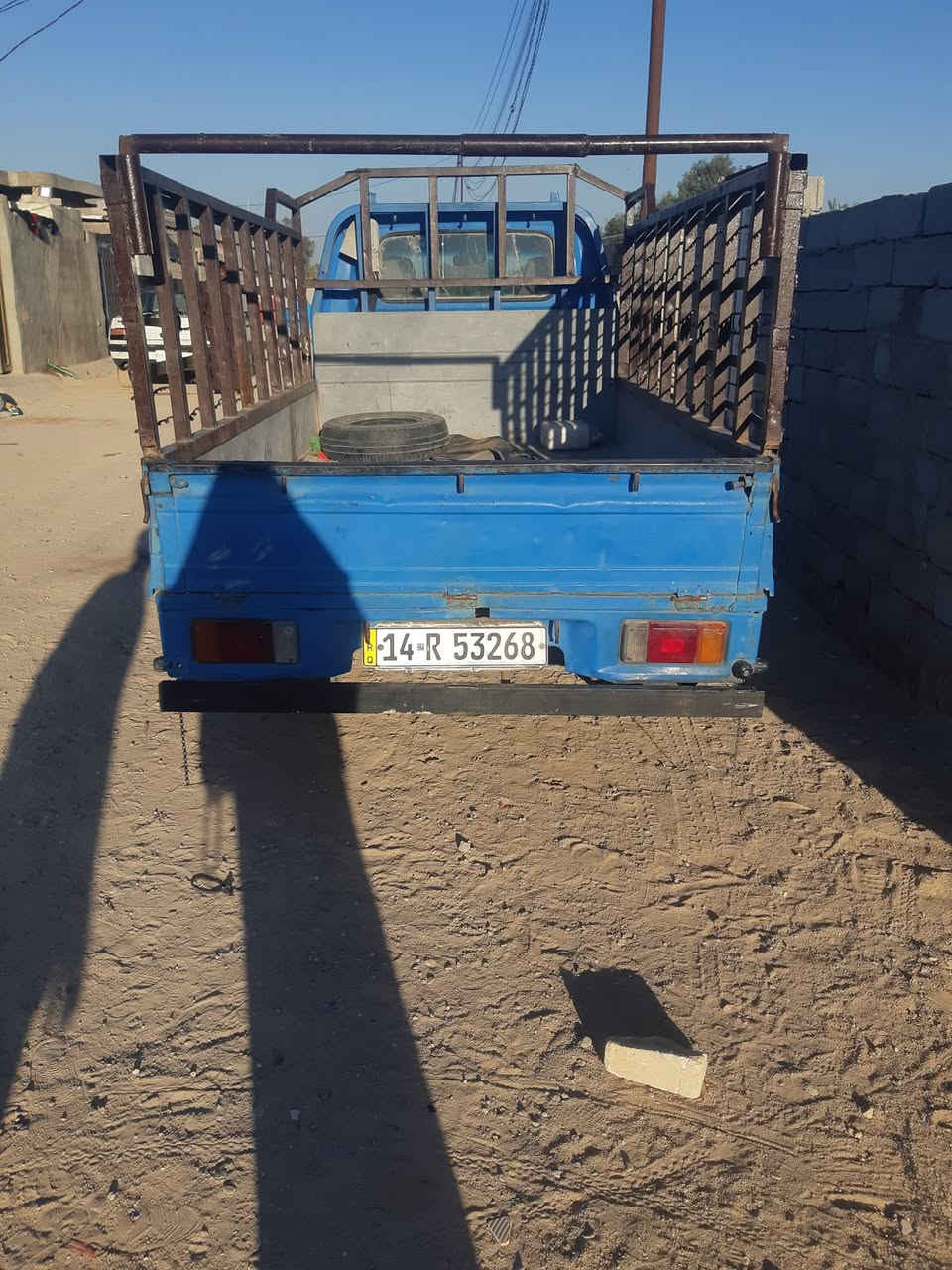 سلام عليكم سياره للبيع كيه بنكو موديل 95 لون ازرق رقم نكليزي بسمي سنويه ل 28 كير ومكينه شرط تخم تاير جديد حداديه جديده شاصي مكفول رقم الشاصي واضح السعر 48 وبيها مجال حق الجيه  مكان السياره نجف طريق كربلاء نجف رقم العمود  333  
رقم صاحب السياره  اتصال فقط مكلف بنشر ***********
