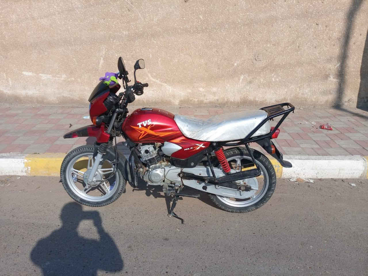 السلام عليكم دراجة هندي للبيع دراجه مال دلفري شغاله نكره سلف موديل 2020للبيع السعر  مليون ونص وبيهه مجال شرط التحويل مكاني الرمادي التأميم القادسية الثانيه رقمي ***********
