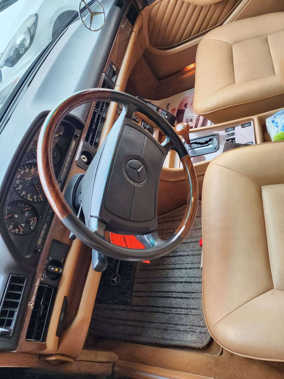 مارسيدس بنز ١٩٩٠ مصبوغة عام رئاسي جامبو ***********
