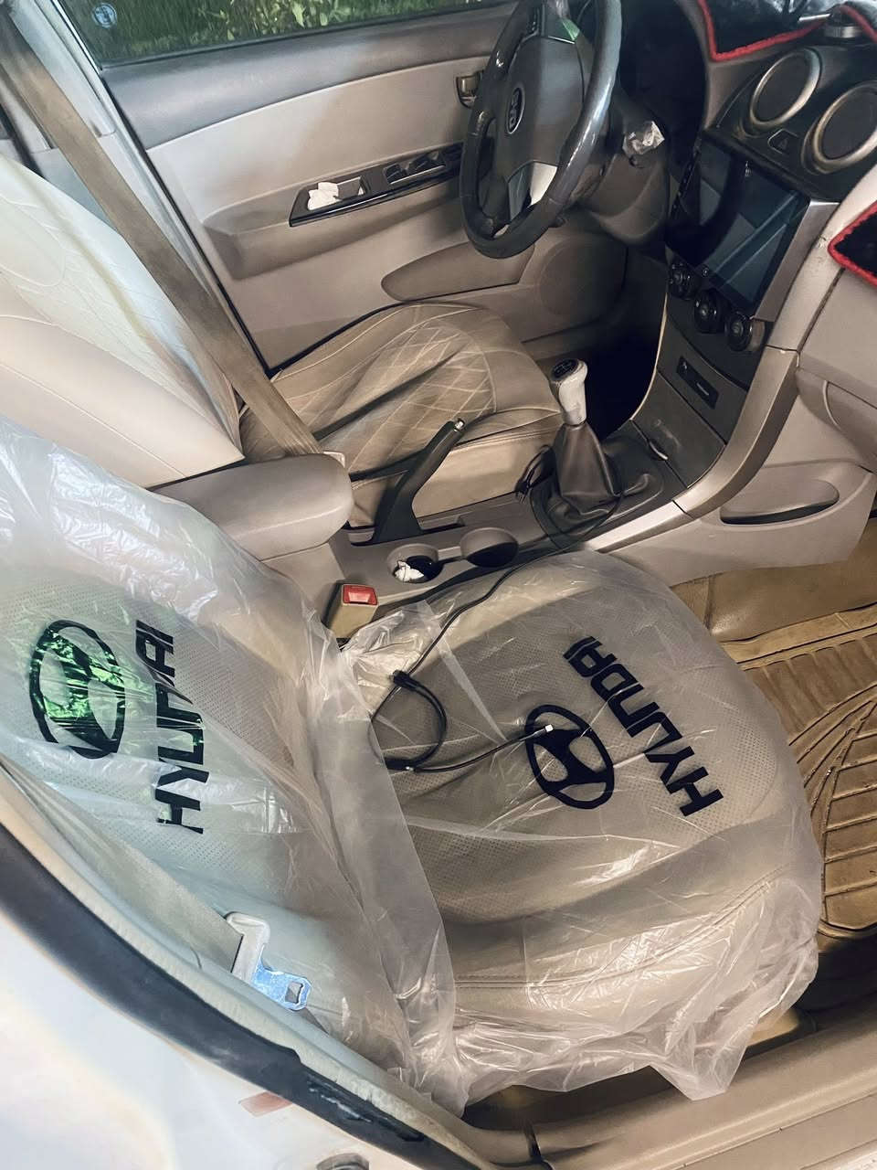 بي واي دي مديل 13  كير عادي
سياره كير ومكينه كفاله.  كشره بدون صبغ فقط باب خلفي. بي صبغ من يم دوسه.  سياره باسمي.  
مكاني بغداد. قريب جزيره بغداد السياحيه  سعره ٥٤ 
مكاني بغداد قرب جزيره سياحيه 
7707097089
